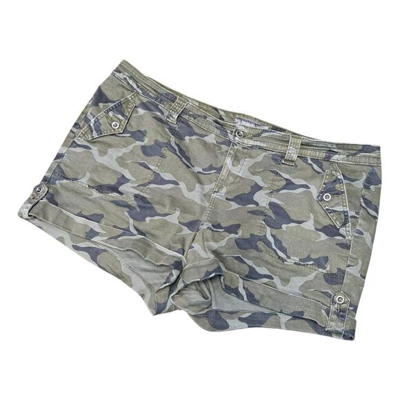 TORRID Army Green Camouflage Cargo Shorts Womens Size 22 Plus Size - Picture 4 of 10